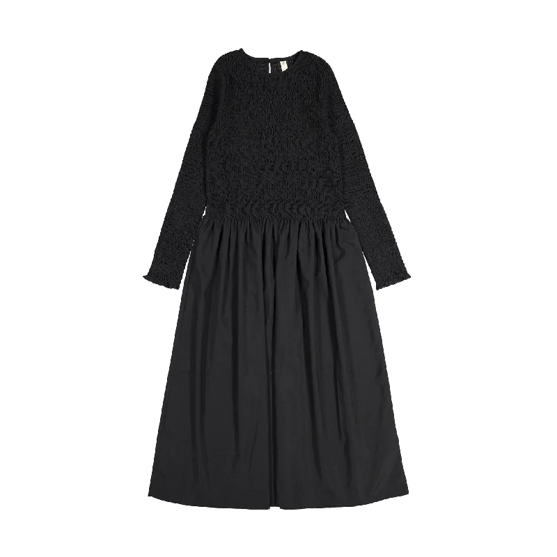 Ava and Lu Black Smocked Dress Vintage unclassified dresses