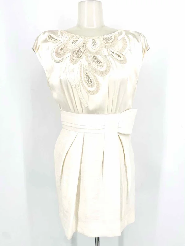 BCBG Max Azria Runway Women's Cream Empire Rayon Blend Embelished Size 6 Dress Lounge unclassified dresses