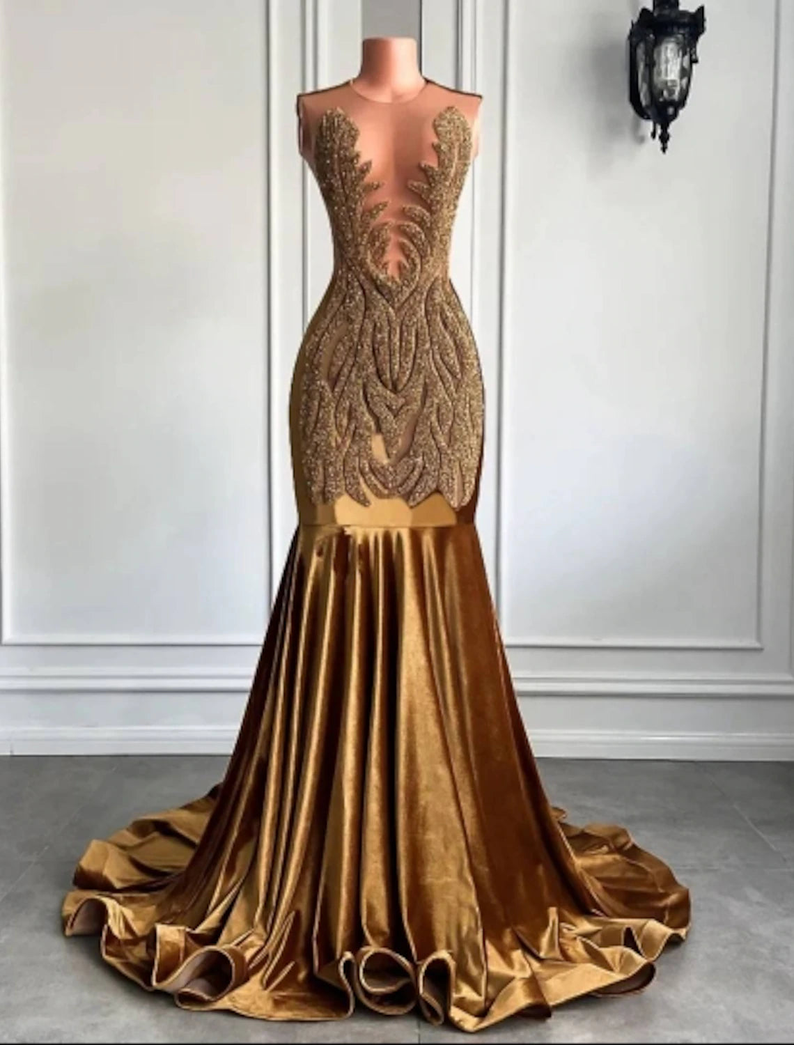 Mermaid / Trumpet Evening Gown Sparkle & Shine Dress Carnival Formal Court Train Sleeveless Jewel Neck African American Velvet with Beading Short unclassified dresses