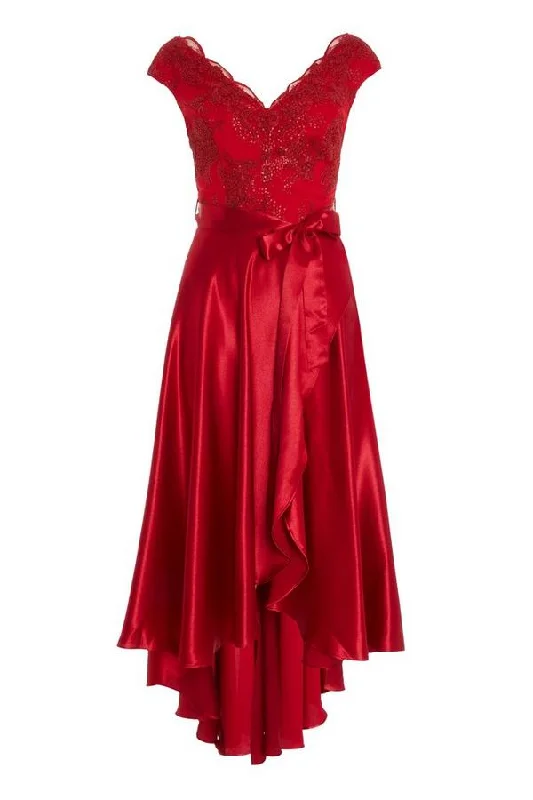 Red Satin Dip Hem Dress Knitted unclassified dresses